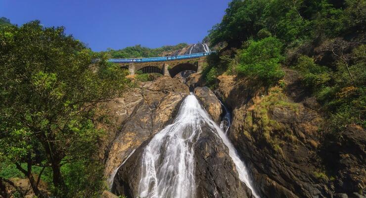Водопад Дудхсагар в Гоа: как добраться, когда ехать, безопасность и лучшие маршруты