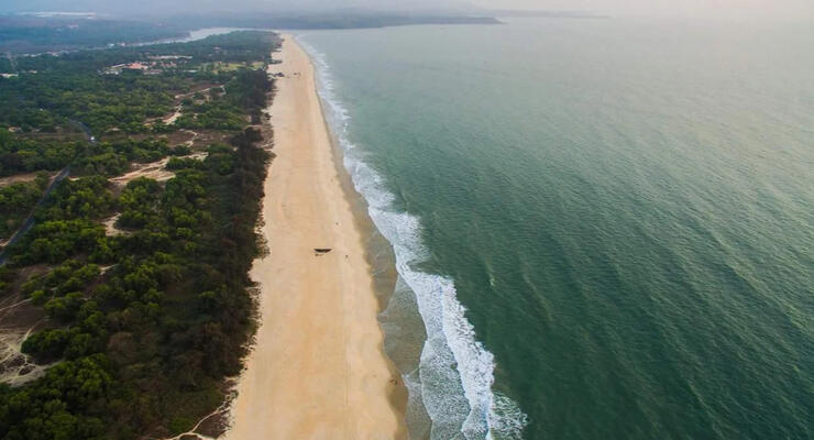 Пляж Мобор в Гоа: отдых, сезон, водные активности и как добраться