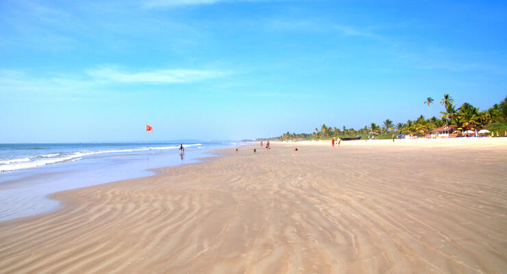 Колва (Южный Гоа): длинный пляж, мягкая волна и уютные шеки