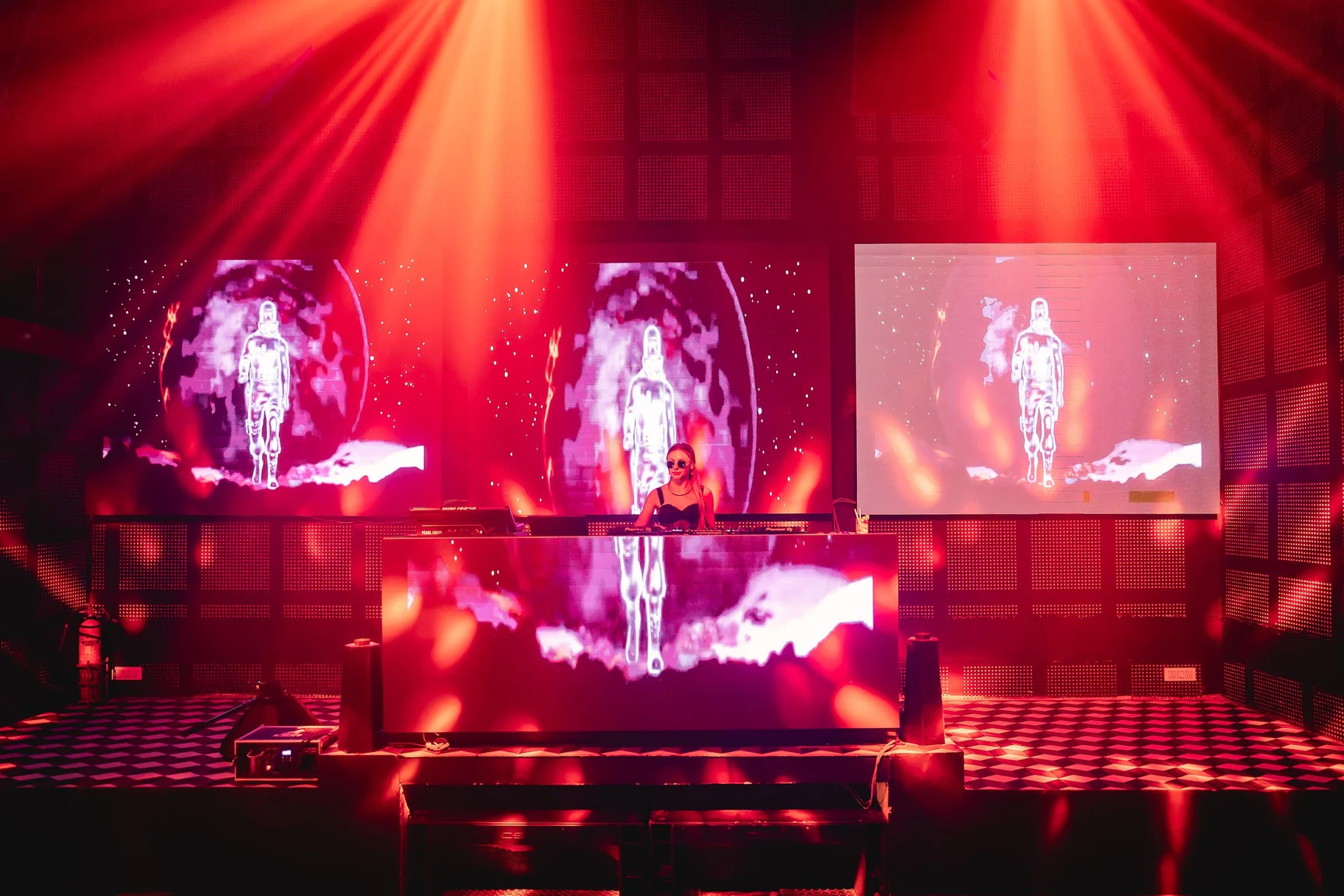 Code Red Club Морджим