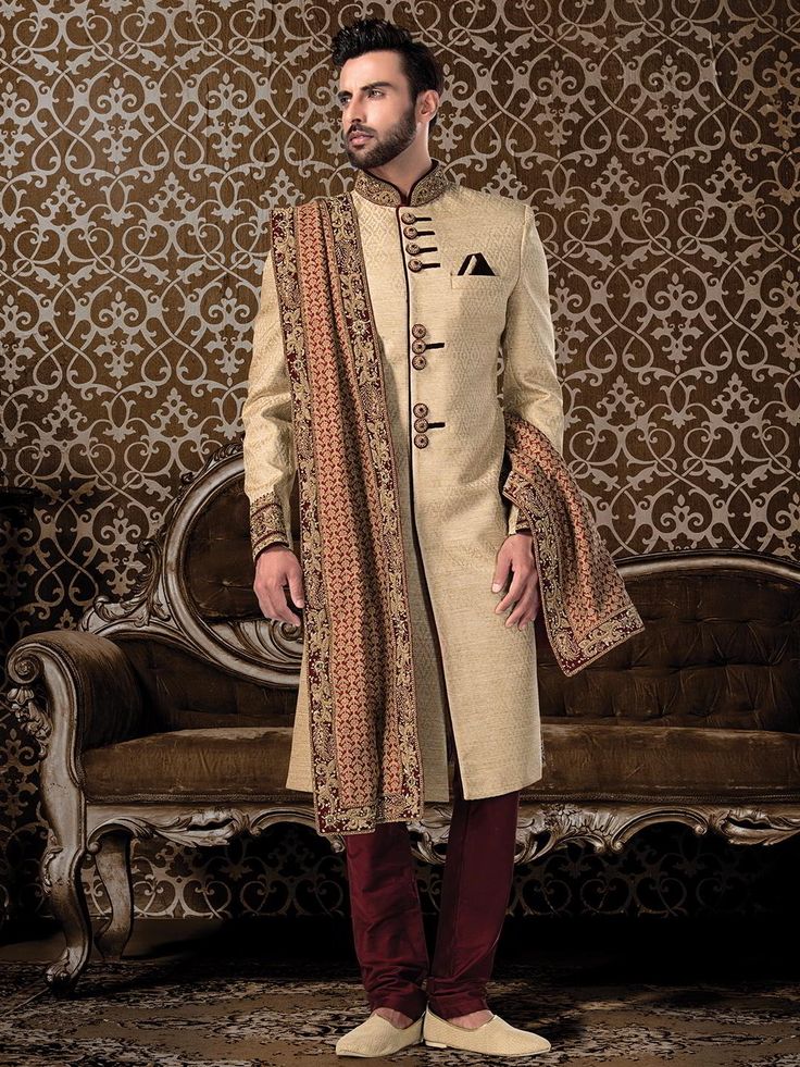 Шервани: парадный пиджак со стойкой