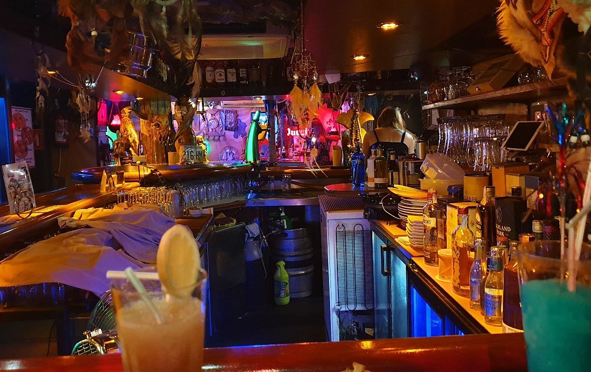 Wigwam Cocktails & Tapas Канакона