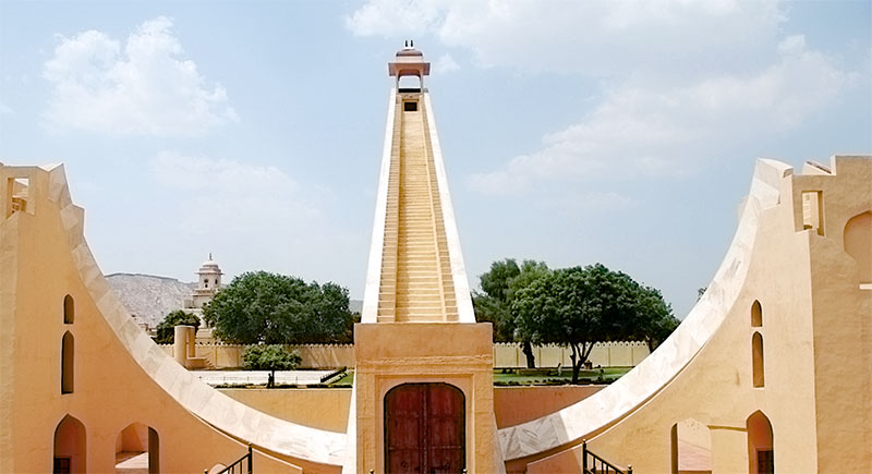 Обсерватория Джантар-Мантар в Джайпуре