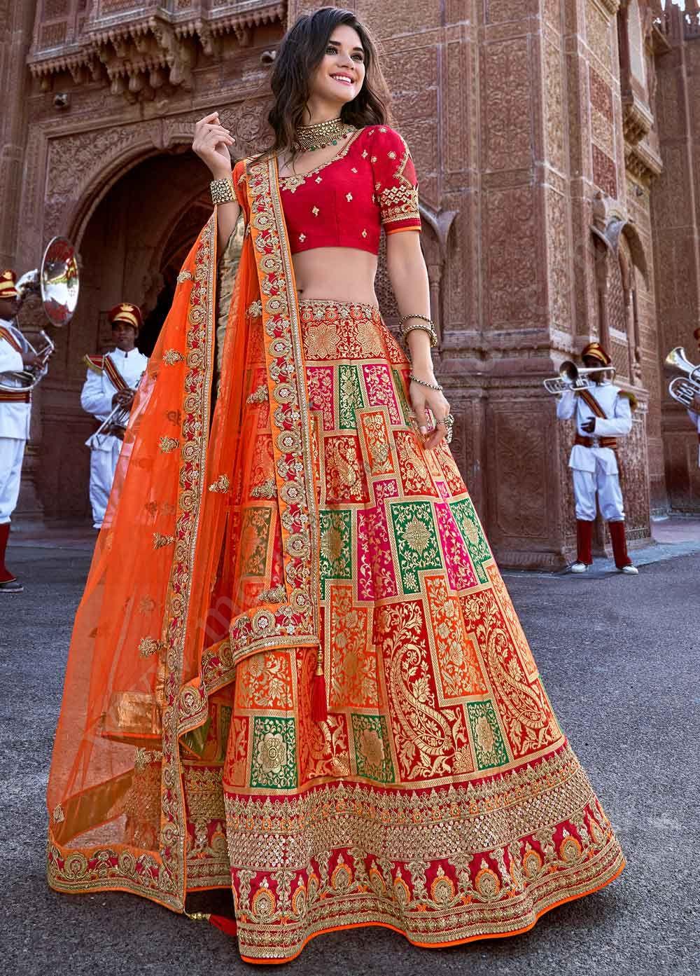 Ленхга чоли — юбка, топ и дупатта с богатой вышивкой