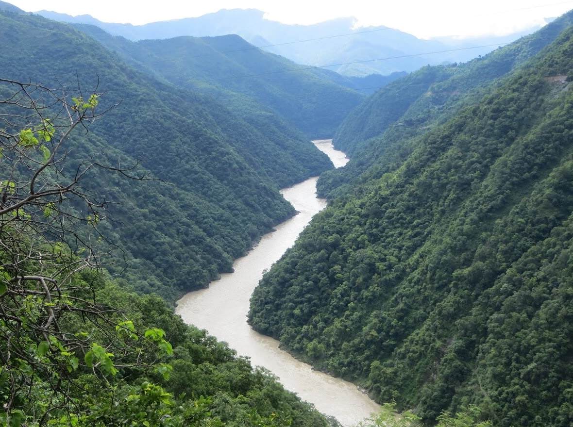 Брахмапутра: широкие поймы и гималайские отроги