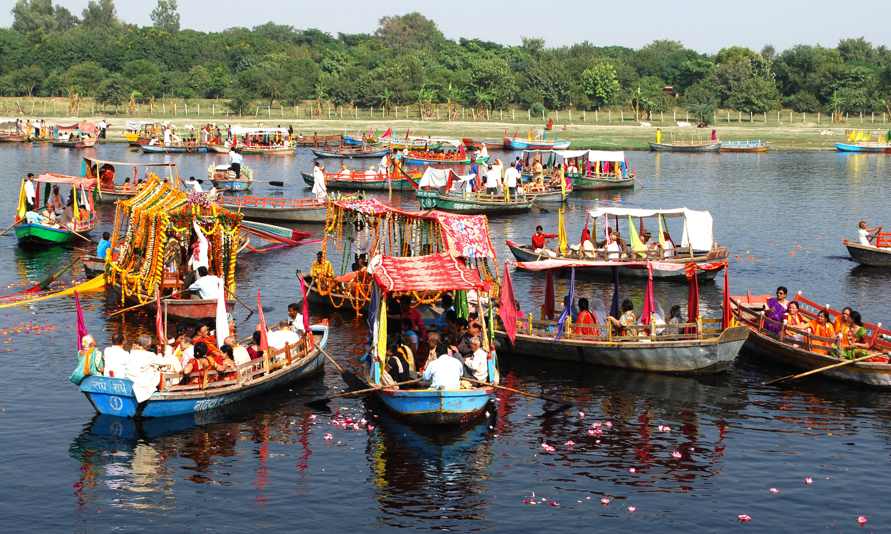 Река Ямуна у Агры и делийские набережные